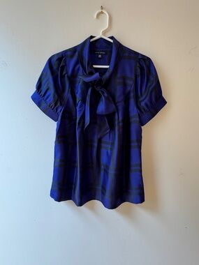 Banana Republic 'M' Short Sleeve Silk Blouse with Neck Bow Detail